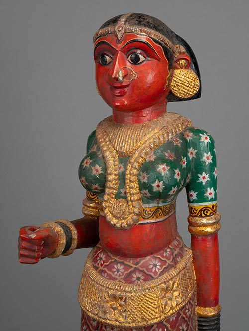 female attendant (chikku)